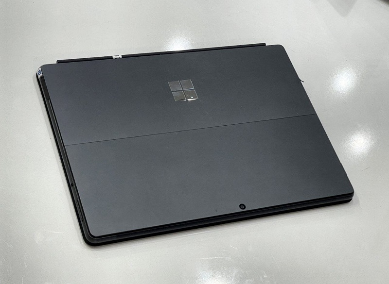 تبلت مایکروسافت Surface Pro 8 استوک